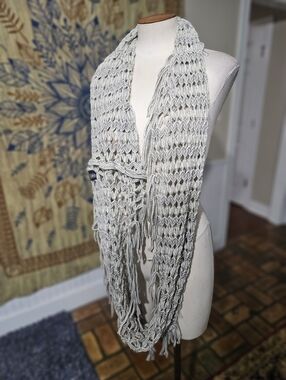 Light Gray Open-Knit Infinity Scarf with Fringe